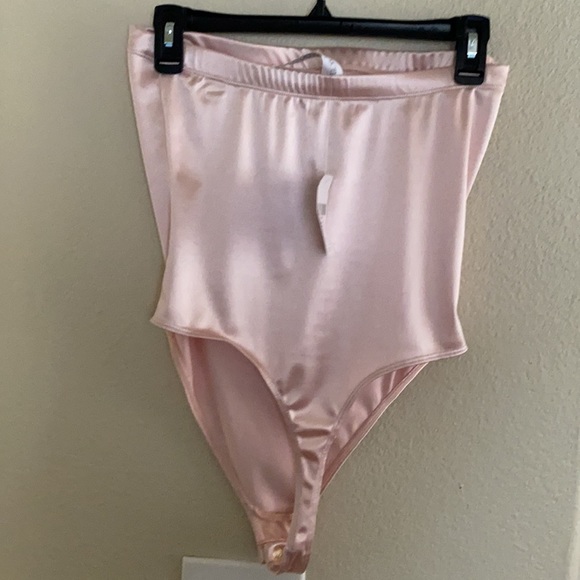 Top - Picture 2 of 2